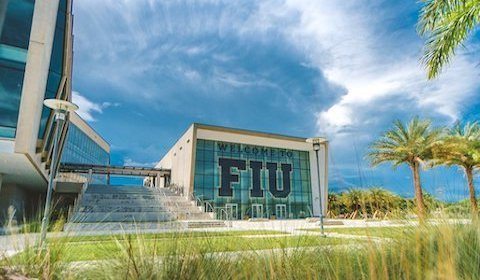 Navigate to Florida International University Students Use Tableau to Create Convincing Business Dashboards