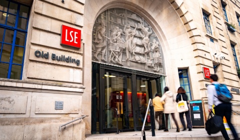 Navigate to LSE brings data skills to the classroom and accelerates student careers with new online programme in partnership with FourthRev and Tableau